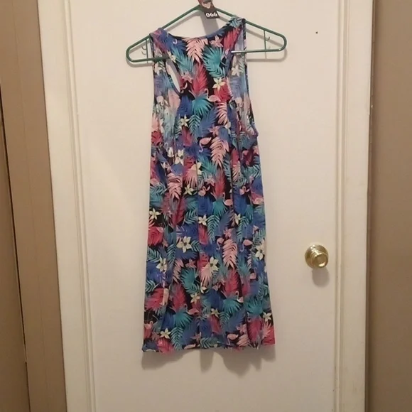 Secret Treasures Pullover Cover Up - Size L-XL (14-18) - Picture 5 of 6